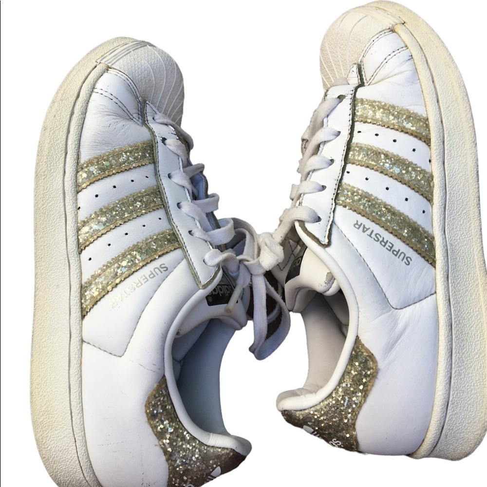 3/15$ Adidas superstar shoes